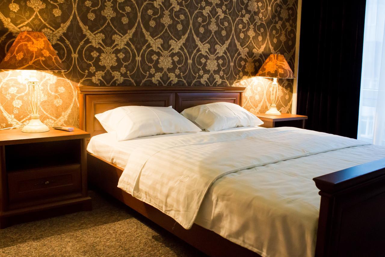 Alir Hotel Житомир Екстериор снимка