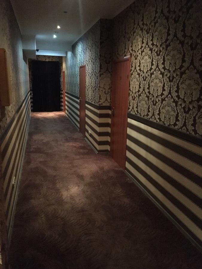 Alir Hotel Житомир Екстериор снимка